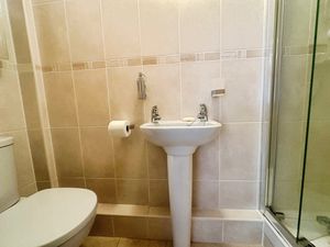 En Suite- click for photo gallery